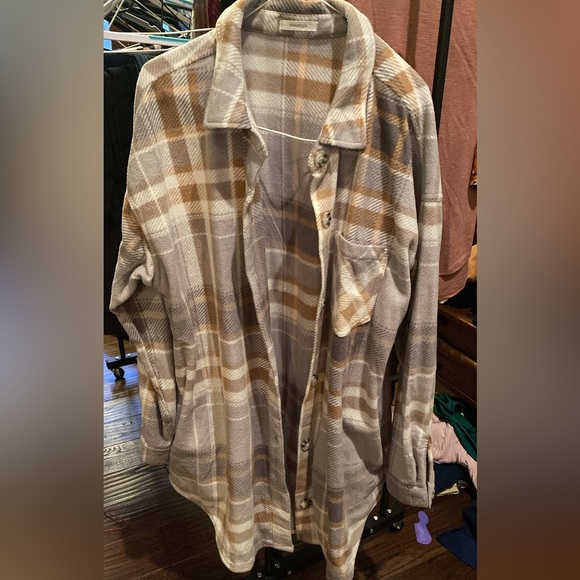 Shacket - Picture 1 of 1